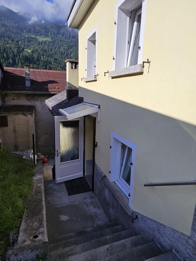 Airolo With Private Parking Διαμέρισμα Εξωτερικό φωτογραφία