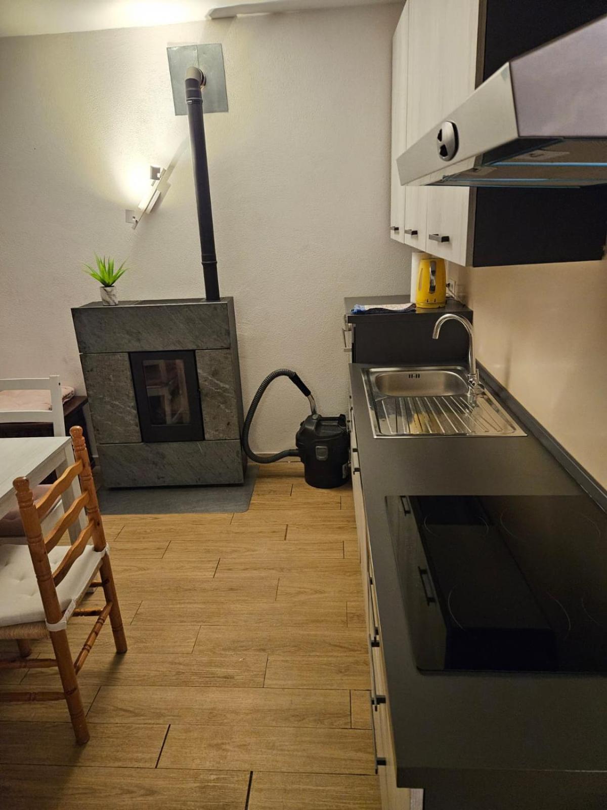 Airolo With Private Parking Διαμέρισμα Εξωτερικό φωτογραφία