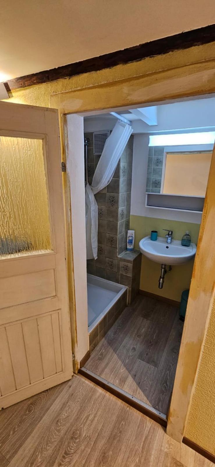 Airolo With Private Parking Διαμέρισμα Εξωτερικό φωτογραφία
